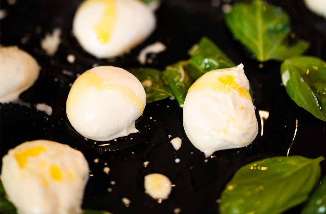 Fresh Mozzarella Party: Unique Catering for Your Event