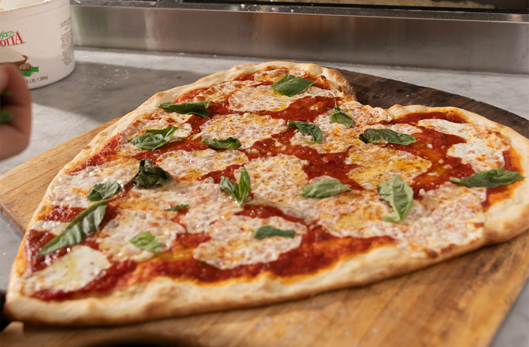 Heart-Shaped Pizzas: A Fun & Romantic Twist