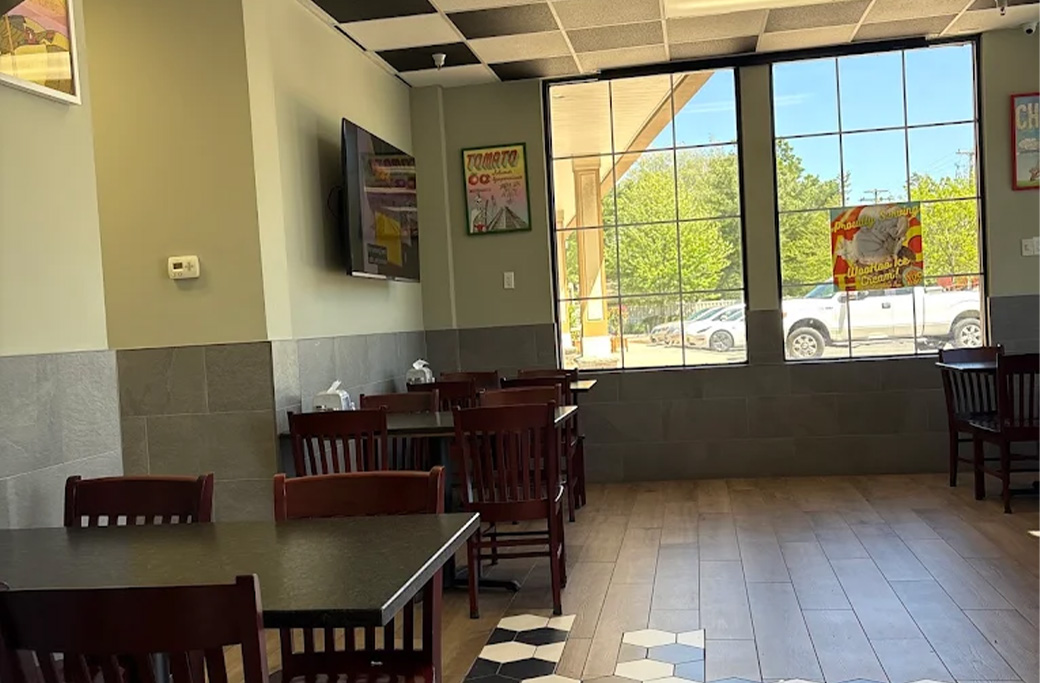 Dining area inside Fusaro’s Pizza & Pasta in Manahawkin